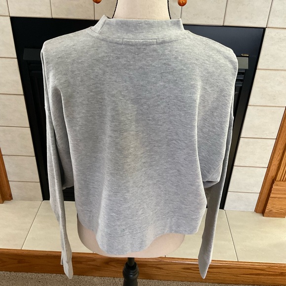 NWT WeWoreWhat Long Sleeve Cropped Sweatshirt, Women’s Sz M - Picture 4 of 9